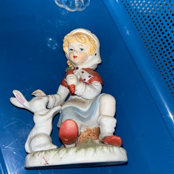 Beautiful Bisque Figurine little Girl Feeding Rabbit - Picture 2 of 4